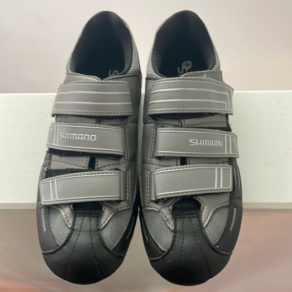 Shimano cycling shoes size 40 (size 7)